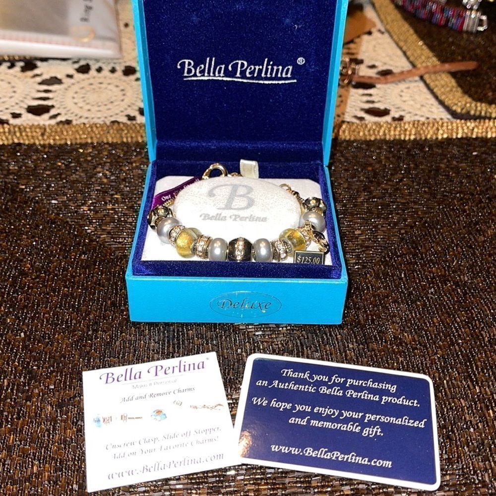 Bella Perlina charm gold tone bracelet